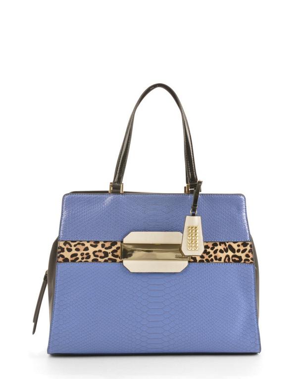 EverMeOnline's tweet image. Everything #GUESS is now on sale at #EverMe! Shop it now: everme.com/brands/guess.h…