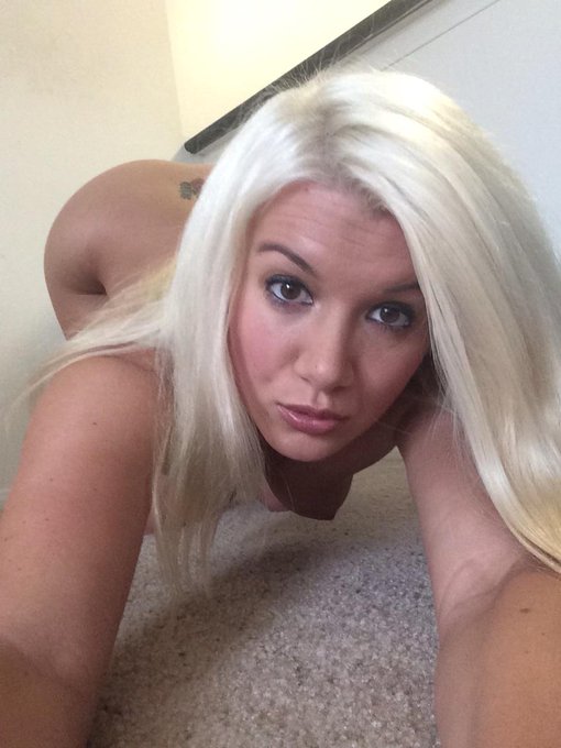 Goodnight team LP don't forget to come out and see me Sept 23rd to 27th at @tsloungefl you don't want<a href="/tag/assworship"class="tags"><span>#assworship</span></a>