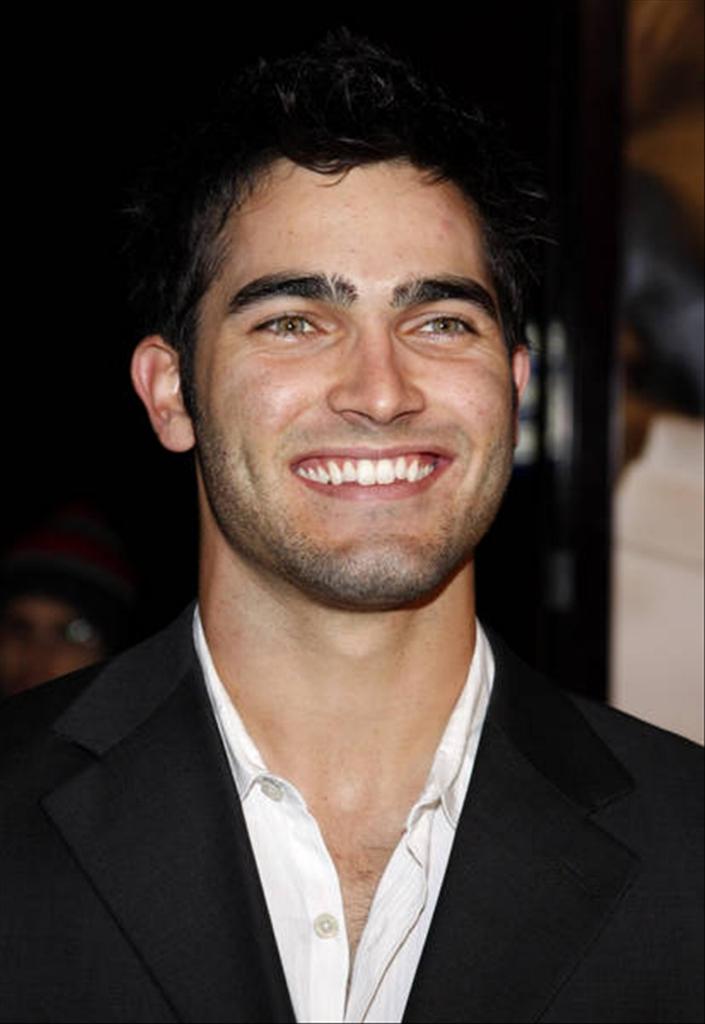 Happy birthday to Tyler Hoechlin, I love you so so much, enjoy your day 