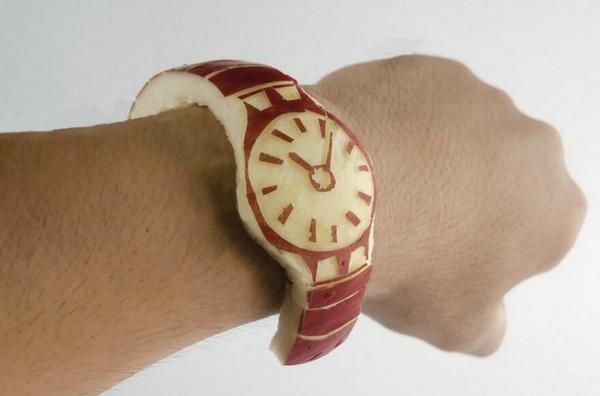 Let the jokes begin! :-) “@manuel_c The only apple watch I'd ever buy, @AdrianLeeSA - #edibletech vs #WearableTech ”