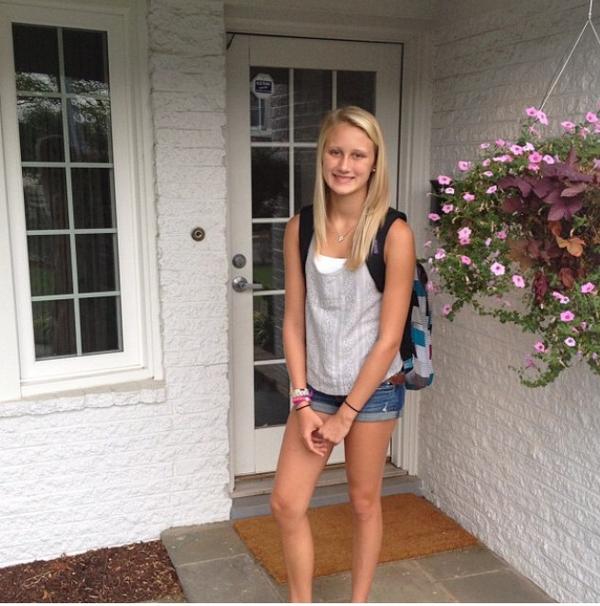 leahfri's tweet photo. Who wore it better?1!!1 #firstdayofeighthgrade http://t.co/iyCDTLPZhp