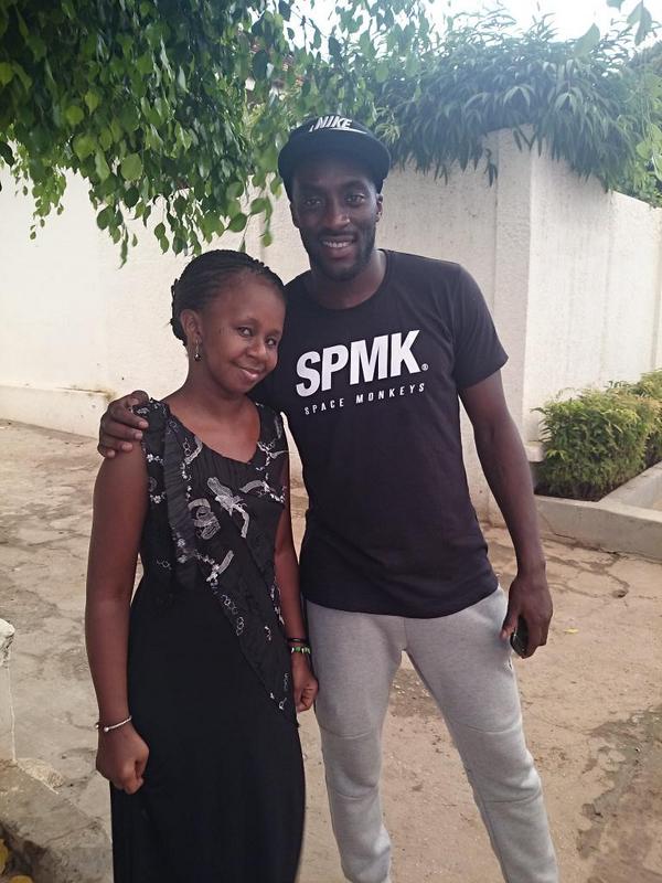 Halinix's tweet photo. Je me tape la pose avec Xane d'Almeida, international sénégalais #Lion #Basket #Thiof 
Crédit photo: Nix 😘😘😘 http://t.co/EMXoTjY64t
