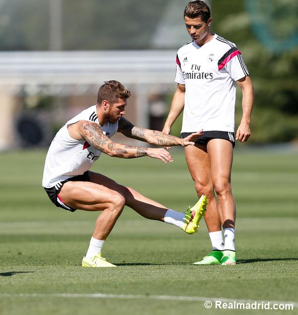 realmadriden's tweet photo. Today's training session: Modric, Bale and Marcelo join the group #HalaMadrid #RealMadridATL http://t.co/qb03ZO34ym