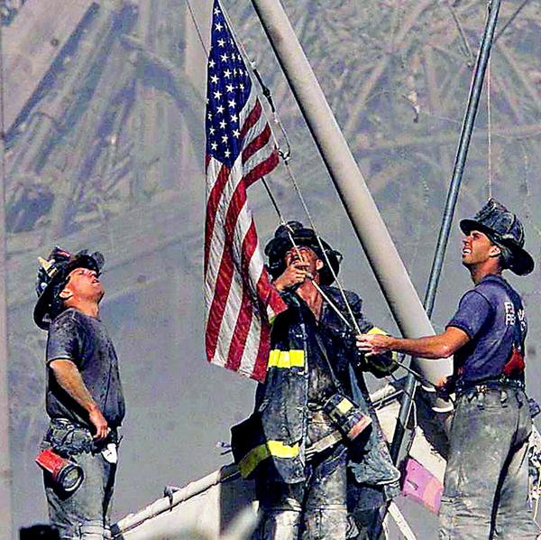 Jennifer__Brett's tweet photo. Good morning, America. (c) 2001 The Record, (Bergen County, NJ). #NeverForget #NeverAgain http://t.co/zPAPL14mvd