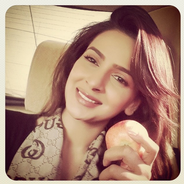 Saba Qamar tweet media
