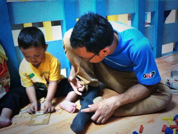 Tadi juga ada Adik Aip yg sering bgt ikut main dg kami. Adik Aip udah lebih sehat skg.