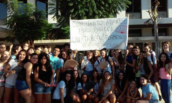 PauliPaulita10's tweet photo. "@patriciagodo16: "@Monica9814: "@Leonorpeuve: #IesNitDeLalba #SudandoNoSeAprende http://t.co/LrVJVmhUZY"""