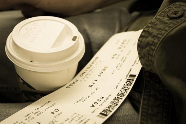 ZborMd's tweet photo. Dimineaţa e bine să o începi cu o călătorie!  Bilete de Avion Online http://t.co/tkDb6ht7S5 http://t.co/4EU4CuHC22