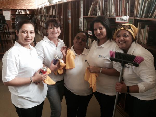 PillayThanusha's tweet photo. Cleaning the library #girlpower #gmladies #wegiveback http://t.co/dakRFsUam0