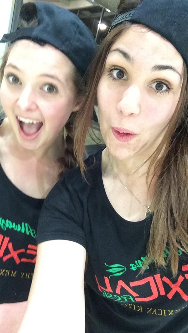 taniaq19's tweet photo. @MexicaliFresh My girls, on our mini marketing campaign. Viva el Mexico, Mexicali rocks ! http://t.co/riBQn4iVSF