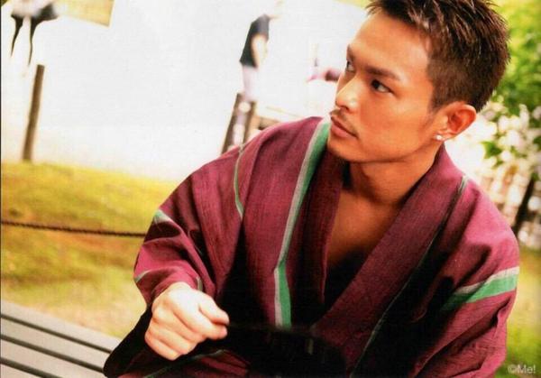 3JSB_G_EXILE's tweet photo. 浴衣の開いた胸元がセクシーな隆二くん！ 　#今市隆二　 https://t.co/StG2TEDGNH