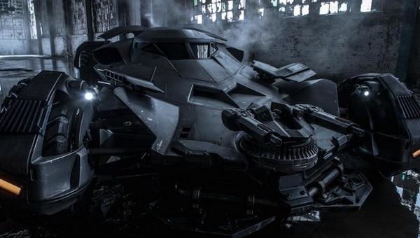 ‘Batman vs Superman’: Foto oficial del Batmóvil, ¿No querías Batmóvil? pues toma Batmóvil.