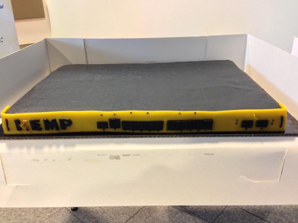 ProgressKempLM's tweet photo. What a great cake - thank you @it2trust #kompetera #solutionsday2014 http://t.co/A3Xmd3tP2G