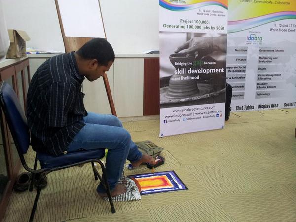 ProjectHeena's tweet image. Wow this artist decided to be one... Irrespective of his problems. What reasons do you have now #riseinfinity