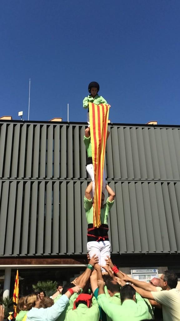 Entrega compromís entitats de #gelida a l'alcalde <a href="/lluis_valls/">Lluís Valls</a>. Diada Nacional de Catalunya. #11S2014 #Tricentenari