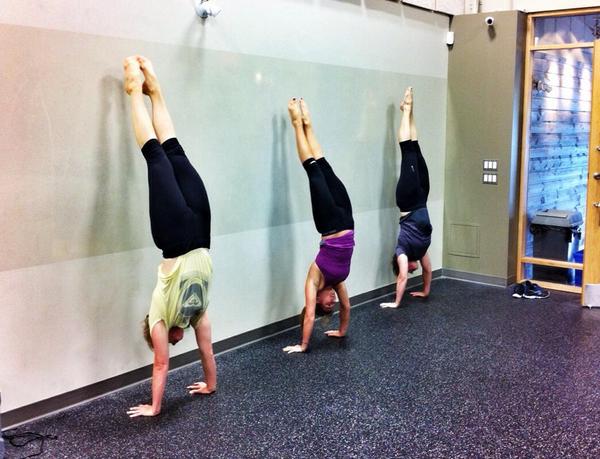 humanvers2's tweet image. Wednesday at #H2O is #balanceday. Here are Mandy, Bryn and Lara yesterday working on their handstands.