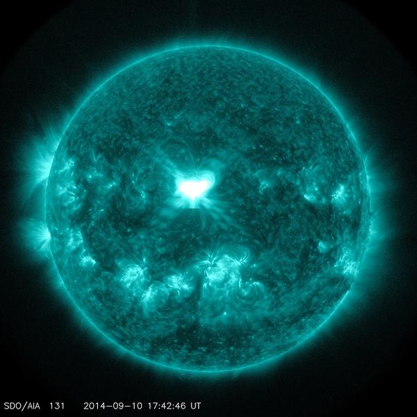 Significant solar flare surged off the sun Sept 10. Details: go.nasa.gov/1rY5MD7 <a href="/NASASunEarth/">Go to @NASASun</a>