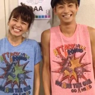 AAA_Moso's tweet photo. 西「はい、笑って〜！
僕が写真撮りますよ〜」

與「え、笑えん！」
宇「面白い事してｗｗ
じゃないと笑えないｗｗ」

西「」全力で変顔

與「ｗｗｗｗ」
宇「ｗｗｗｗ」

ーーーカシャ。

西「おぉ〜めっちゃ笑顔！」 http://t.co/140jml7cQq