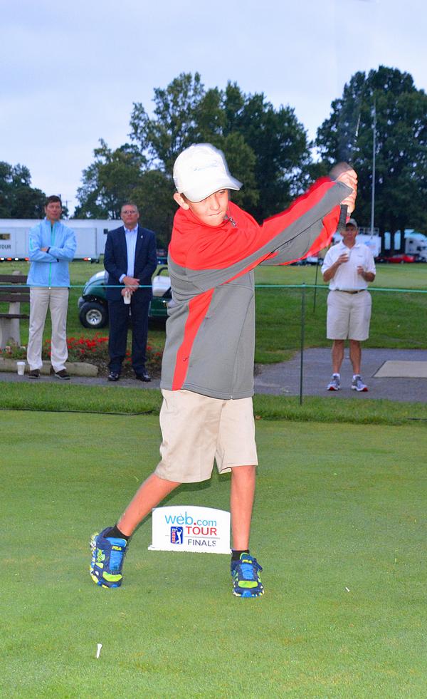 RT <a href="/NCHC_Golf/">Nationwide Children’s Hospital Championship</a>: <a href="/nationwidekids/">Nationwide Children's Hospital</a> patient Ian Straight kicks off #NCHC with the “First Shot To Fight Cancer”