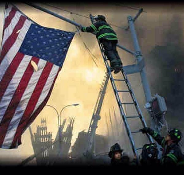 BomberosGYE's tweet photo. En memoria de 343 hermanos caídos en servicio. #abnegaciónydisciplina 9.11 http://t.co/DASvvDXM0m