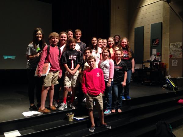 TracyPassmore's tweet image. Love @delanacrandall and Mrs. Means for their ❤️ for the @dmsfca and Christ!!! Awesome group of leaders!!