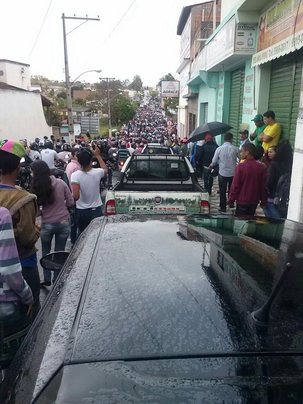 DaChapada's tweet image. O ideal seria fechar a BR, ninguém entra, e ninguém sai.