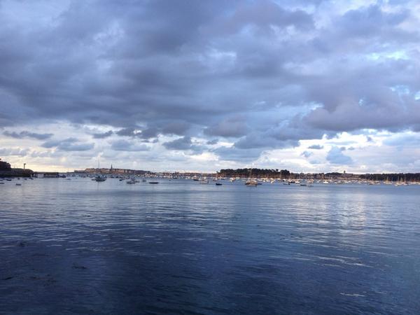 Parmi les startupers <a href="/cent1friends/">#cent1friends</a> qui compte venir à la <a href="/routedurhum/">Route du Rhum - Destination Guadeloupe</a> ? Rencontrons nous ! #sailing #passion