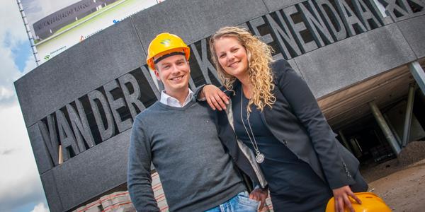De eerste werknemers! <a href="/RobertStals/">Robert Stals</a> is de Sales Manager en <a href="/MaartjeSchepers/">Maartje Schepers</a> de Front Office Manager. Welkom!