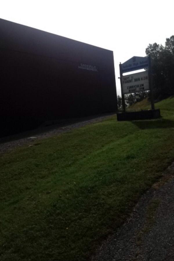 CBirdso's tweet photo. Is it just me or does it feel weird not being in this place everyday #shs #graduationlife http://t.co/xFwUHF8z5J