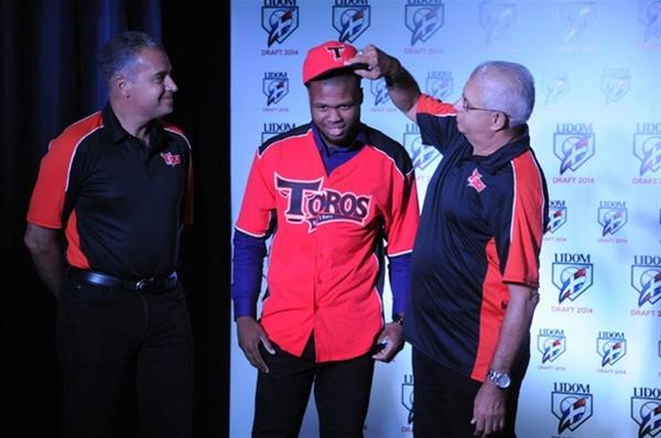 Felson4's tweet image. Es escogido o toro? "@listindiario: Manuel Margot es el primer escogido del draft de novatos ow.ly/BnoKX http://t.co/RZVFJRx3Pa"