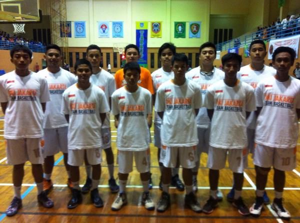 GoBasketDKI's tweet photo. Tim Putra DKI Jakarta #kejurnasku16 http://t.co/ReSc5CbPdo