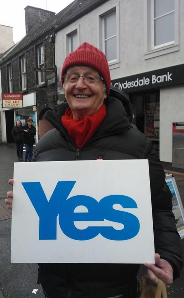 It's a huge Yes from these well-kent former local Labour councillors James Kelly Margaret McKay &amp; John Caven #IndyRef