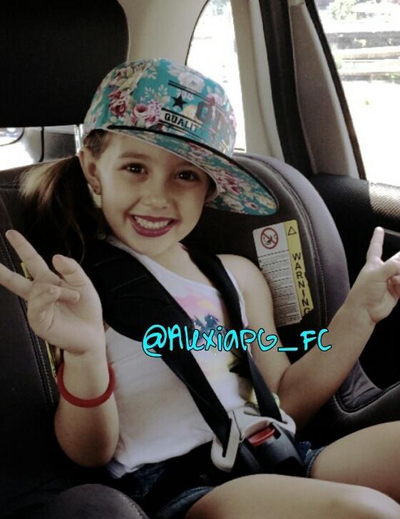 AlexiaPG_FC's tweet photo. Sonríe siempre pequeña♥ http://t.co/PT78afCxkL