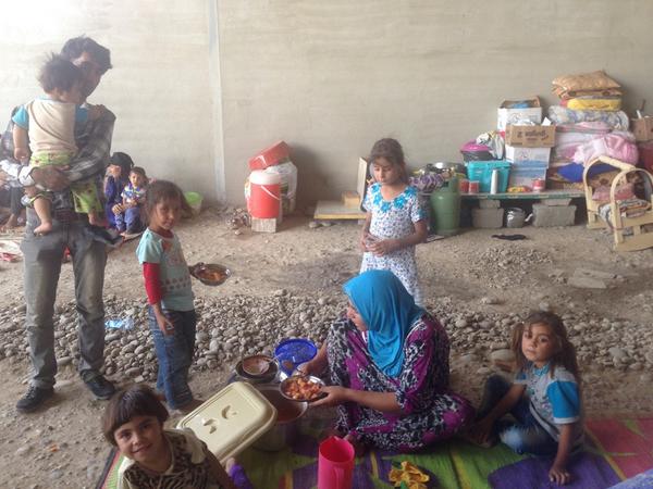 Erbil ile Musul arasında,Savaştan,ölümden kaçış ve binbir zorluklarla yaşam mücadelesi.