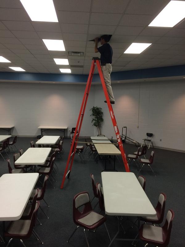 edutechnoranger's tweet photo. Shoutout to @NickBoultonISD 63 of 68 wireless APs installed today at @BinghamBlazers #ISDstrong #isdtechpride http://t.co/yMsOAnTAhE