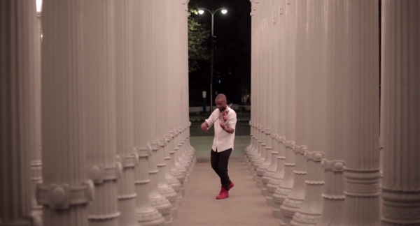 Video: <a href="/LeeEnglandJr/">Lee England Jr.</a>'s sick violin cover of @ChrisBrown's “New Flame” gowherehiphop.com/videos/lee-eng…