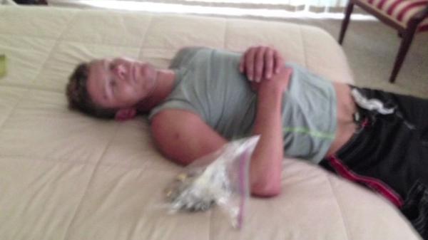 Talk about sleeping on the job: Burglar takes nap during a robbery and gets caught by police. abc7ne.ws/YAZJHF
