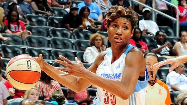 Kadin_Basket's tweet photo. Fenerbahçe'nin yeni transferi Tina Charles ve Angel McCoughtry WNBA 2014 sezonu en iyi ikinci takımına seçildi. http://t.co/WQ1bBpxILb