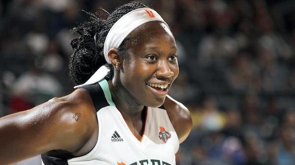 Kadin_Basket's tweet photo. Fenerbahçe'nin yeni transferi Tina Charles ve Angel McCoughtry WNBA 2014 sezonu en iyi ikinci takımına seçildi. http://t.co/WQ1bBpxILb