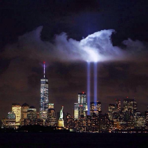 westendproducer's tweet photo. A beautiful tribute to those who lost their lives on 9/11. #NeverForget http://t.co/ZxFz45oYmi