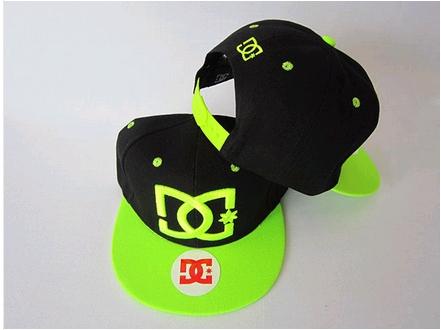 gorrasbaratas1's tweet photo. Gorras DC solo 15€ Envio certificado incluido http://t.co/4dangtn63j