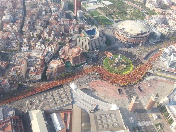 Gelopezfageda's tweet photo. #11s2014 #vcatradio 
Plaça d'Espanya http://t.co/qi4HD9rsDz