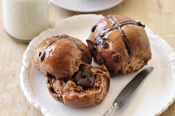What better way to celebrate #NationalHotCrossBunDay than with chocolate filled ones bit.ly/1C2KJBB