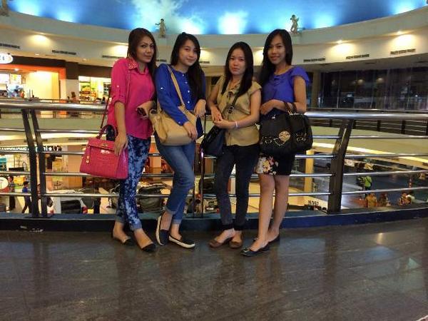 chikaAlvita's tweet photo. Next time girls :* w.@DestaliaChristy @cherryflorenza @chelnyLangi http://t.co/bRqTfyvrXf