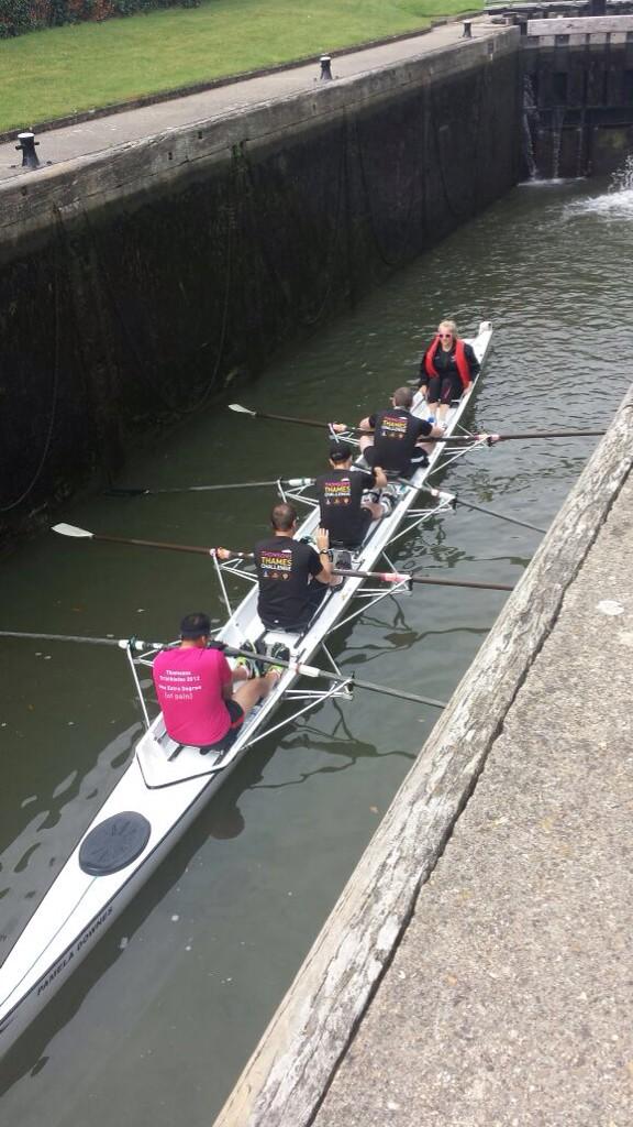 andyjbrad's tweet photo. Some lock action from the Oarsome rowers #thomsonschallenge http://t.co/F0l1gJMcTL