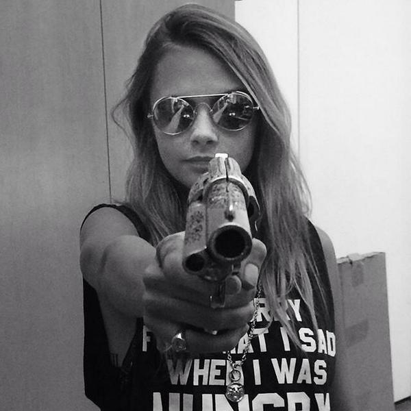 caradflash's tweet photo. bang bang 🔫 http://t.co/gyTOPp9ukB