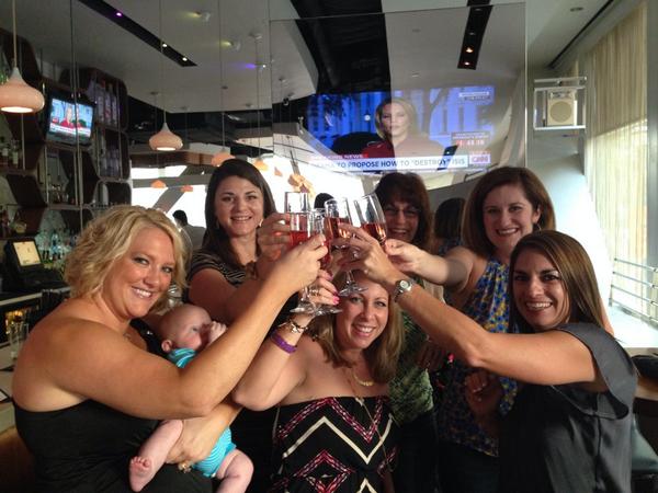 EllenJackson77's tweet photo. Fun with my team, a champagne celebration! http://t.co/sUzQaB8ZPx