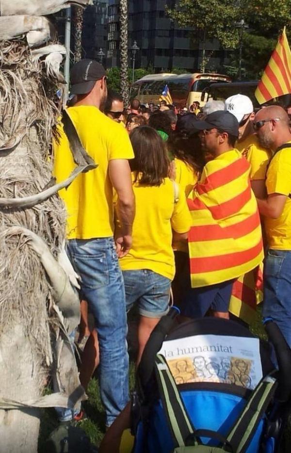 Xavi Hernández es independentista pero para cobrar dinero de la selección ESPAÑOLA, no. Hipócrita. VERGÜENZA.