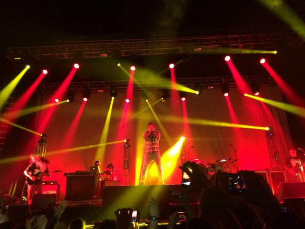 ad_an_tics's tweet photo. @deftones @PepsiCenterWTC @ZepedaBros #ExcelenteMaterial
#verguisima #brutal #epic http://t.co/Nprics1qiB