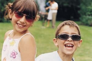 HealthwithKWC's tweet photo. Some helpful insight on sunglasses and kids from Dr. Greene http://t.co/bmMP8qtouW http://t.co/vsHXjkxb8p